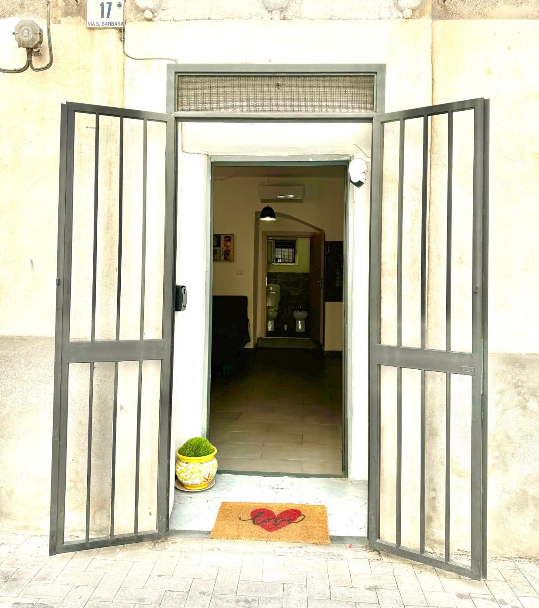 Casa Barbara 15-17 Apartment Catania Luaran gambar